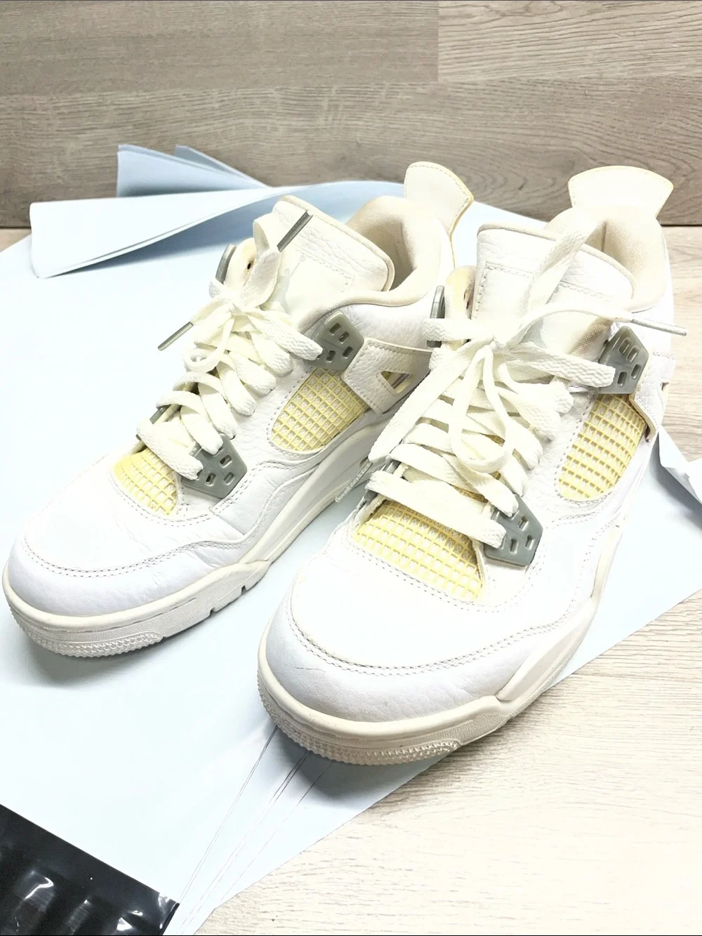 Jordan Kids Cream & Light Yellow Retro Lace-Up Sneakers #1093